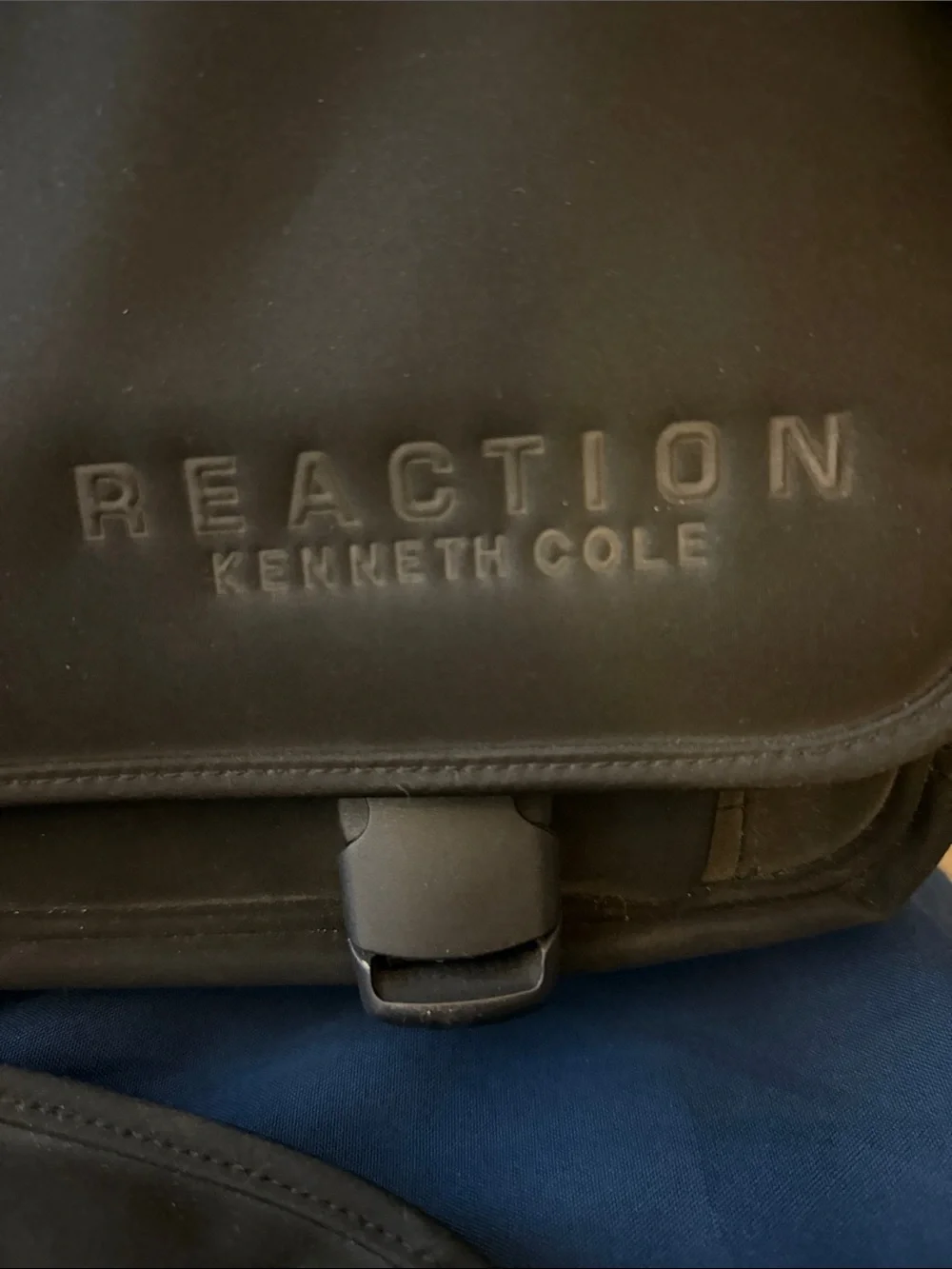Kenneth Cole Reaction Black Messenger /Laptop Bag with Adjustable Strap